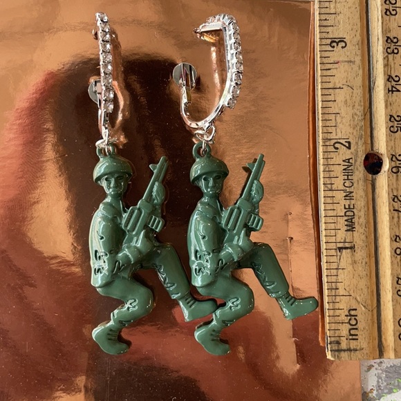 Mission Complete you’ve found your new favorite Jewlery accessory!! - Picture 4 of 5